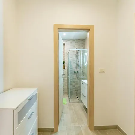 Red And Blue * Mlini