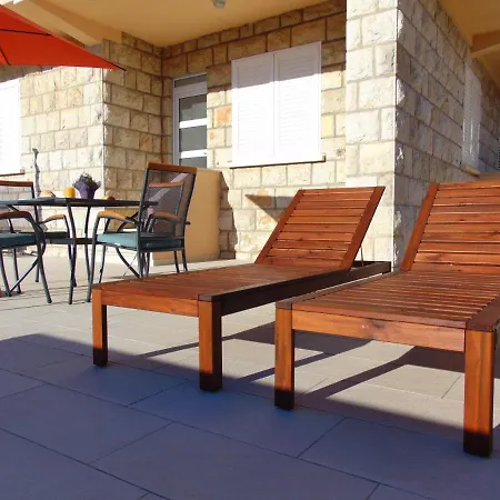 Red And Blue Apartamento